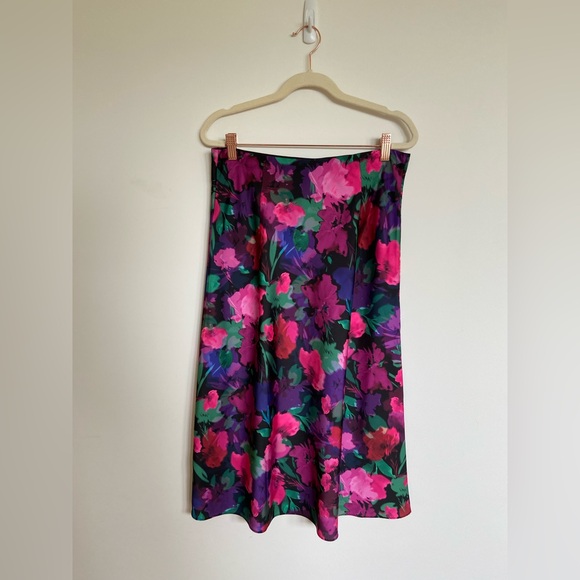 J. Crew Gwyneth Slip Skirt in Watercolor Floral, Size Small (S) - Picture 3 of 7